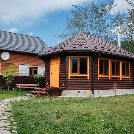 Hotel "Odessa" Verkhovyna Eksteriør billede